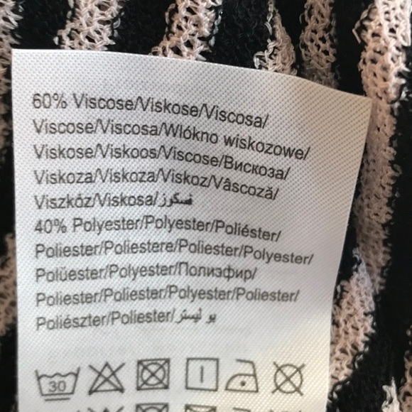 Ladies lightweight cardigan. Size large. - Picture 4 of 4